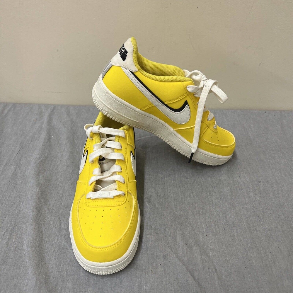 NIKE AIR FORCE 1 LV8 (GS) Yellow Sail Black DQ0359-700 Youth Size 6.5 UK 6 EUR39